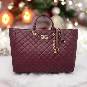 Elegant Quilted Tote Bag in Burgundy